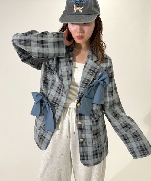 w closet(ダブルクローゼット)の「リボンジャケット(テーラードジャケット・レディース・ブルー/ブラウン・FREE)」の2枚目の写真