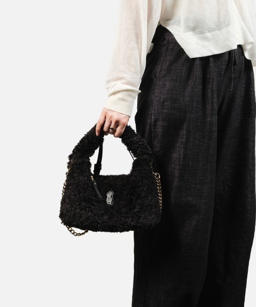 STEVE MADDEN(スティーブマデン)の「ファーラウンドバッグ/S.MADDEN BFLUFFY-XA(ハンドバッグ・レディース・ブラック×ゴールド/レオパード・F)」の4枚目の写真