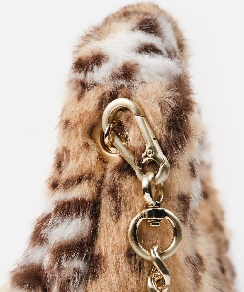 STEVE MADDEN(スティーブマデン)の「ファーラウンドバッグ/S.MADDEN BFLUFFY-XA(ハンドバッグ・レディース・ブラック×ゴールド/レオパード・F)」の20枚目の写真
