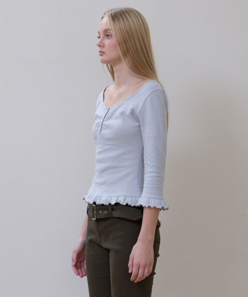 ROSEFRANTZ（ロゼフランツ）の「Frill Three-Quarter Sleeve [Sky Blue]（Tシャツ/カットソー・レディース・スカイブルー・OS）」の3枚目の写真