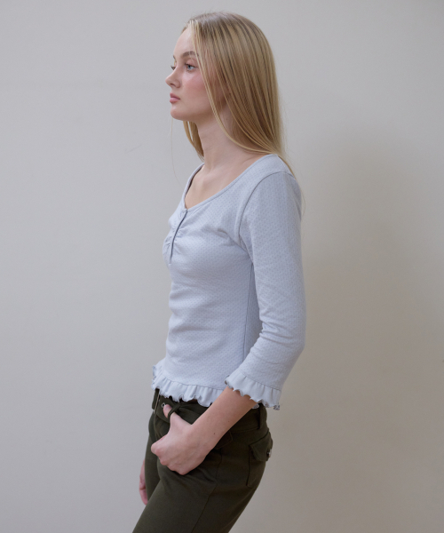 ROSEFRANTZ（ロゼフランツ）の「Frill Three-Quarter Sleeve [Sky Blue]（Tシャツ/カットソー・レディース・スカイブルー・OS）」の7枚目の写真