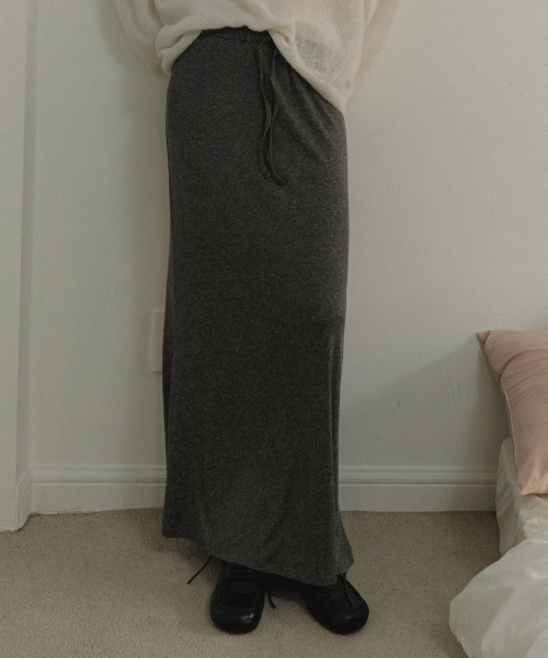 AARAN（アラン）の「クララロングスカート_3カラー（スカート・レディース・パープル/ブラック/チャコール・FREE）」の5枚目の写真