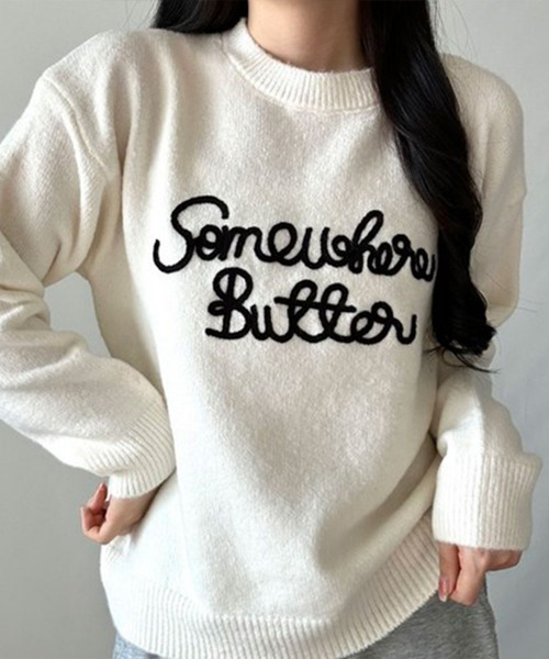 VIVID LADY(ビビッドレディー)の「レタリング刺繍 クルーネックニットプルオーバー(ニット/セーター・レディース・チャコールグレー/ブラウン/ピンク/アイボリー/ワイン・FREE)」の2枚目の写真