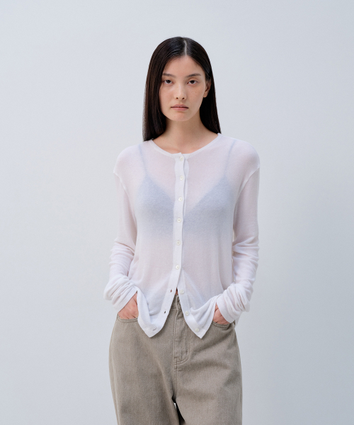 NOTIA(ノティア)の「ボタン開きTシャツ_アイボリー(Tシャツ/カットソー・レディース・その他・SMALL/MEDIUM)」の2枚目の写真