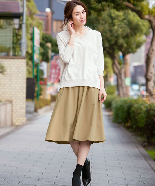 Pierrot（ピエロ）の「ミモレ膝丈タフタ フレアスカート（スカート