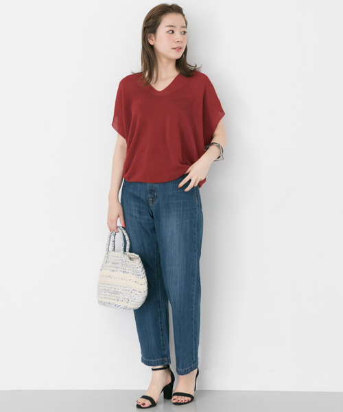 URBAN RESEARCH（アーバンリサーチ）の「Vネックボリュームニット（ニット/セーター・レディース・ブラック/ベージュ/ブラウン系その他・FREE）」の5枚目の写真