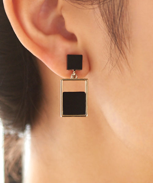 STYLE DELI(スタイルデリ)の「SQUARE earring 002(イヤリング・レディース・ゴールド・FREE)」の7枚目の写真