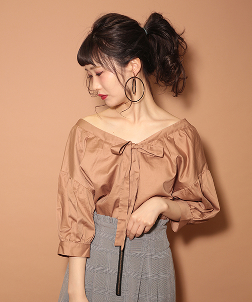 one after another NICE CLAUP(ワンアフターアナザーナイスクラップ)の「オンナっぽリボンブラウス(シャツ/ブラウス・レディース・ベージュ/チェック/オフホワイト/ブラック・FREE)」の3枚目の写真