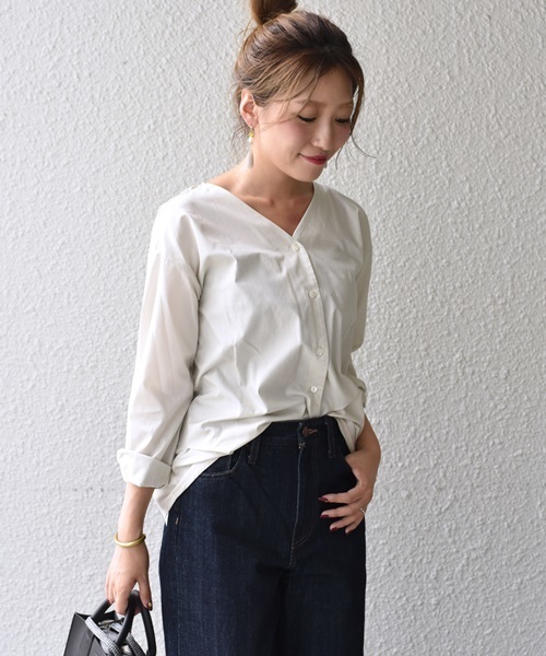 liflattie ships（リフラティ シップス）の「liflattie ships: ブロード Vネック オープン ブラウス（シャツ/ブラウス・レディース・オフホワイト/レッド・MEDIUM/SMALL）」の2枚目の写真