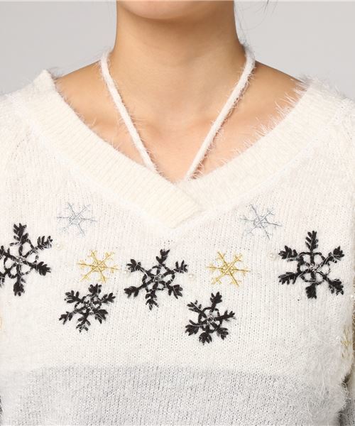 axes femme POETIQUE（アクシーズファムポエティック）の「雪チャーム＆刺繍入ニットプルオーバー（ニット/セーター・レディース・パープル/グレー/ブルー・MEDIUM）」の6枚目の写真