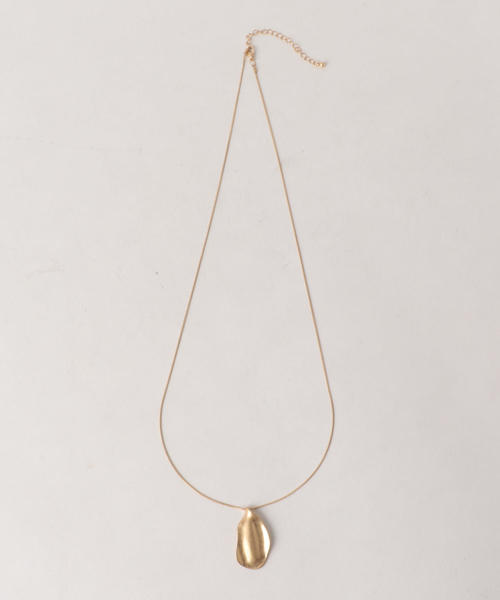 BEAUTY&YOUTH UNITED ARROWS（ビューティーアンドユースユナイテッドアローズ）の「BYメタルリーフドロップペンダント ο（ネックレス・レディース・シルバー/ゴールド・FREE）」の7枚目の写真