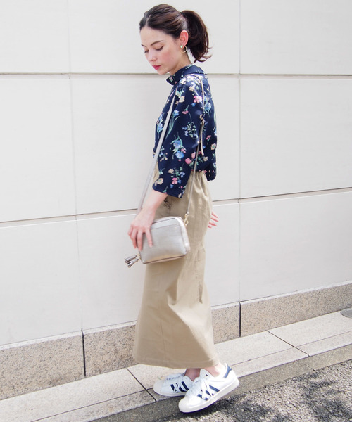 BE NEAT(ビーニート)の「【日本製】ガーデンプリントロールカラー7分袖ブラウス(シャツ/ブラウス・レディース・ベージュ/ネイビー・MEDIUM)」の10枚目の写真