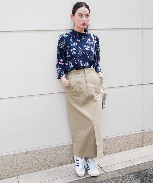 BE NEAT(ビーニート)の「【日本製】ガーデンプリントロールカラー7分袖ブラウス(シャツ/ブラウス・レディース・ベージュ/ネイビー・MEDIUM)」の8枚目の写真