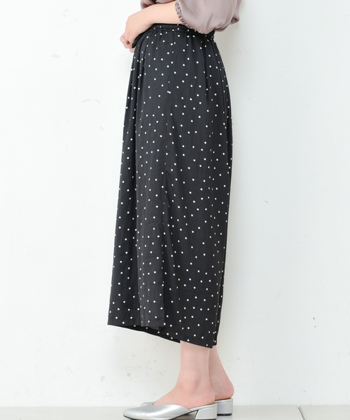 natural couture（ナチュラルクチュール）の「ドットサテンゆるワイド（その他パンツ・レディース・ブラック/ベージュ/ブラウン・FREE）」の16枚目の写真