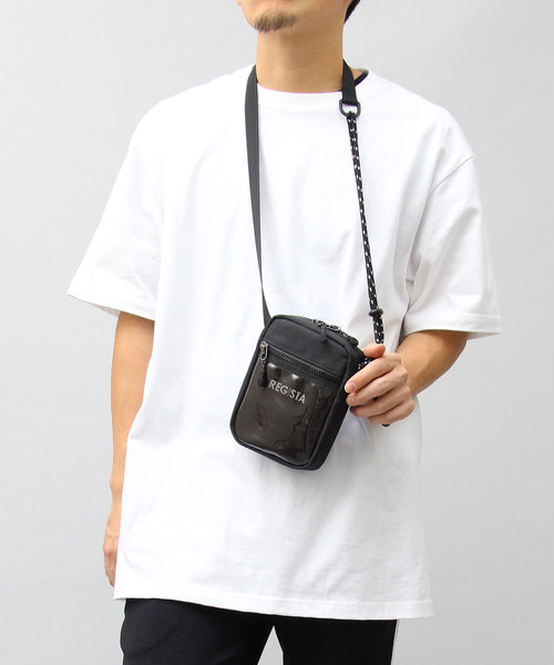 REGiSTA(レジスタ)の「【REGiSTA/レジスタ】 クリアポケット 縦型 ミニショルダーバッグ / ヘザーカラーPVC(ショルダーバッグ・メンズ・ブラック/ブラウン/グレー・FREE)」の4枚目の写真