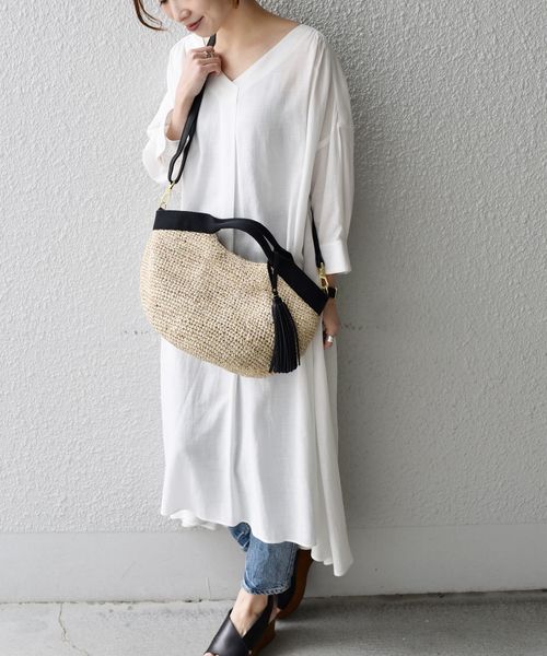 SHIPS(シップス)の「VIOLAd’ORO:2WAYラフィアトート◇(かごバッグ・レディース・ブラック/ベージュ/ブラウン・ONE SIZE)」の19枚目の写真