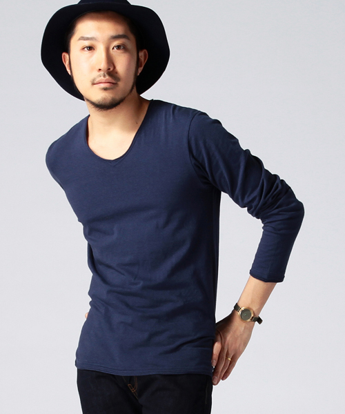 BEAMS(ビームス)の「BEAMS / カットオフ 天竺 VネックTEE(Tシャツ/カットソー・メンズ・オフホワイト/ライトグレー/ネイビー/レッド/マスタード/ブラック系その他・LARGE/MEDIUM/SMALL/X-LARGE)」の4枚目の写真
