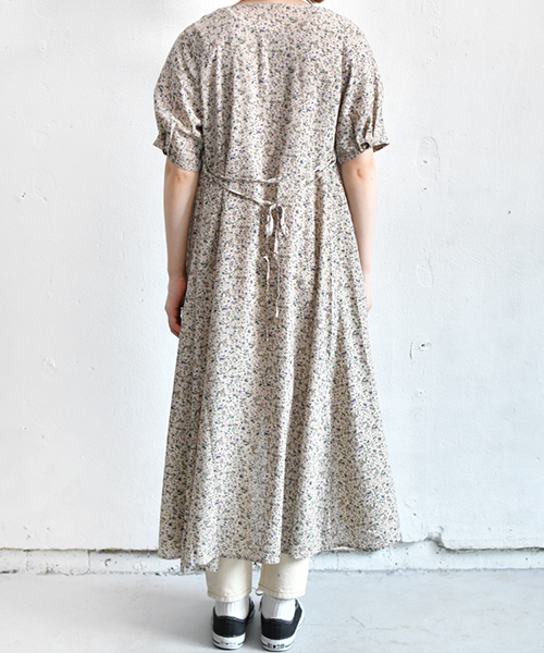 PairPair（ペアペア）の「花柄ガウンワンピース（ワンピース・レディース・ブラック/ベージュ・FREE）」の10枚目の写真