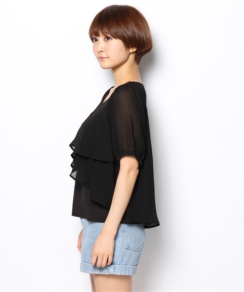 mystic（ミスティック）の「フリル重ねプルオーバー（シャツ/ブラウス・レディース・オフホワイト/ベージュ/ブルー/ブラック・ﾌﾘ-）」の9枚目の写真