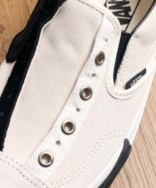 VANS(バンズ)の「VANS /ヴァンズ SLIP-ON CAP スリッポン キャップ スニーカー VA0A3WM5TU(スニーカー・メンズ・ホワイト×ブラック/バイオレット/ネイビー・26cm/26.5cm/27cm/27.5cm/28cm)」の4枚目の写真