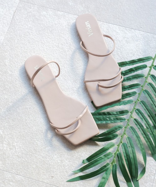 VIVIAN(ヴィヴィアン)の「スクエアトゥ華奢ストラップトングフラットサンダル(サンダル・レディース・アイボリー/イエロー/ガンメタ/ブラック/ホワイト/ベージュ系その他6/シルバー/キャメル/グリーン/ピンク/Moca/パイソン/カーキ/ホワイト×レッド・S/L/LL/M)」の7枚目の写真