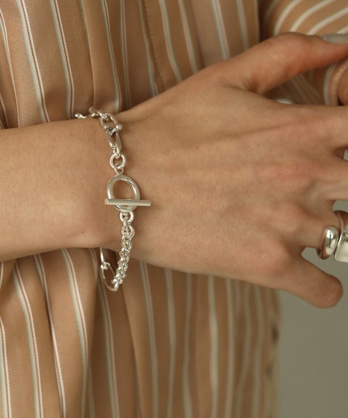 TODAYFUL（トゥデイフル）の「モチーフチェーンブレスレット