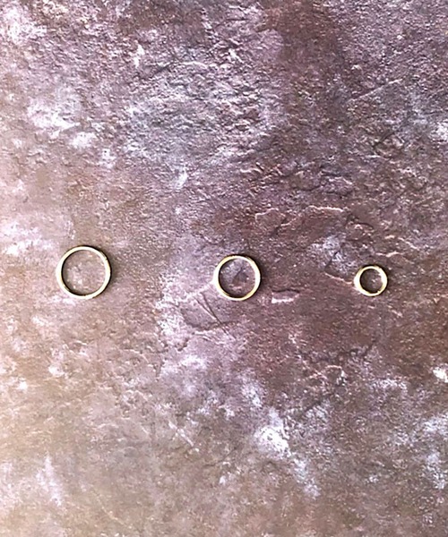 BROTHERHOOD（ブラザーフッド）の「【BROTHERHOOD】サージカル ステンレス サークル フープ ピアス（ピアス（片耳用）・メンズ・ゴールド/シルバー/ブラック・MEDIUM/LARGE/SMALL）」の7枚目の写真