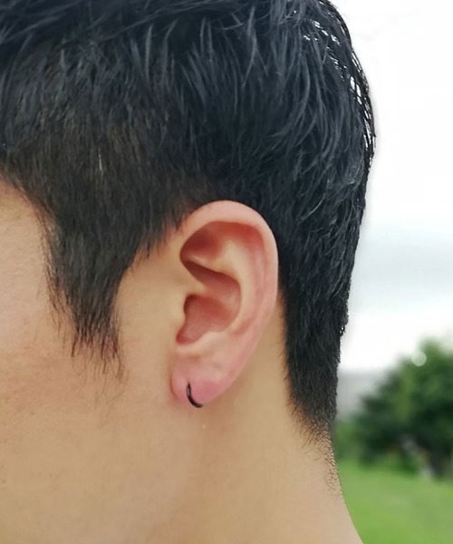 BROTHERHOOD（ブラザーフッド）の「【BROTHERHOOD】サージカル ステンレス サークル フープ ピアス（ピアス（片耳用）・メンズ・ゴールド/シルバー/ブラック・MEDIUM/LARGE/SMALL）」の10枚目の写真