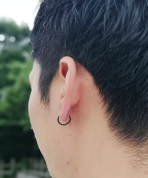 BROTHERHOOD（ブラザーフッド）の「【BROTHERHOOD】サージカル ステンレス サークル フープ ピアス（ピアス（片耳用）・メンズ・ゴールド/シルバー/ブラック・MEDIUM/LARGE/SMALL）」の11枚目の写真