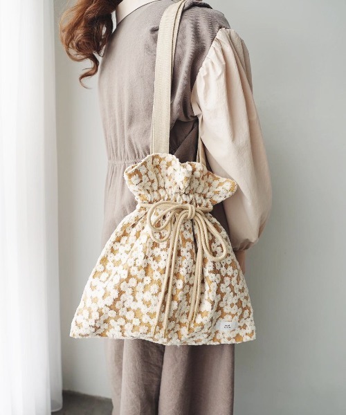 moi tytto（モイテュット）の「お花畑トート（トートバッグ・レディース・マスタード/ナチュラル・FREE）」の16枚目の写真