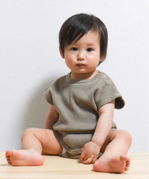 MAKE YOUR DAY（メイクユアデイ）の「ワッフルフレンチロンパス（ロンパース・キッズ・アイボリー/その他/ピンク/ベージュ・80/70）」の2枚目の写真