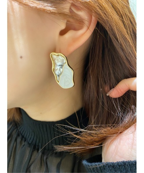 rienda(リエンダ)の「変形ニュアンスピアス(ピアス(両耳用)・レディース・ゴールド・FREE)」の8枚目の写真