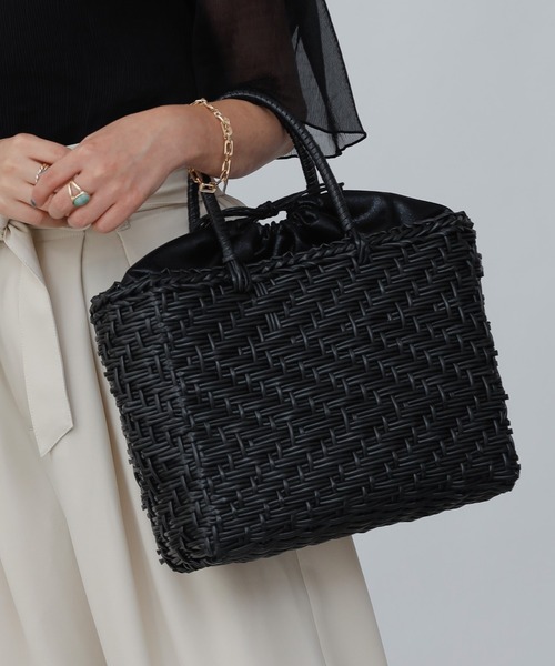 COLONY 2139（コロニートゥーワンスリーナイン）の「チューブかごバッグ（かごバッグ・レディース・アイボリー/ブラック/ブラウン・FREE）」の3枚目の写真