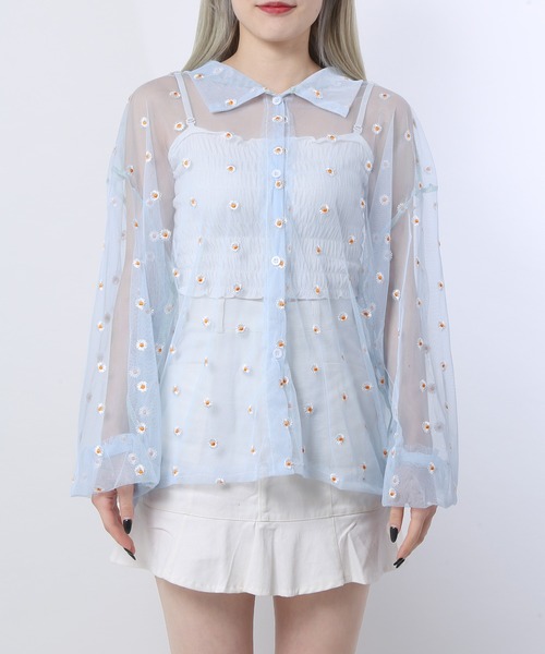 WC（ダブル シー）の「フラワーチュール長袖シャツ（シャツ/ブラウス・レディース・サックスブルー/アイボリー・FREE）」の4枚目の写真