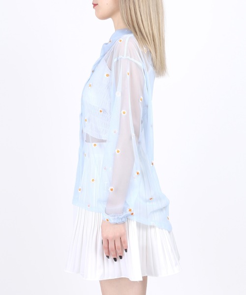 WC（ダブル シー）の「フラワーチュール長袖シャツ（シャツ/ブラウス・レディース・サックスブルー/アイボリー・FREE）」の17枚目の写真