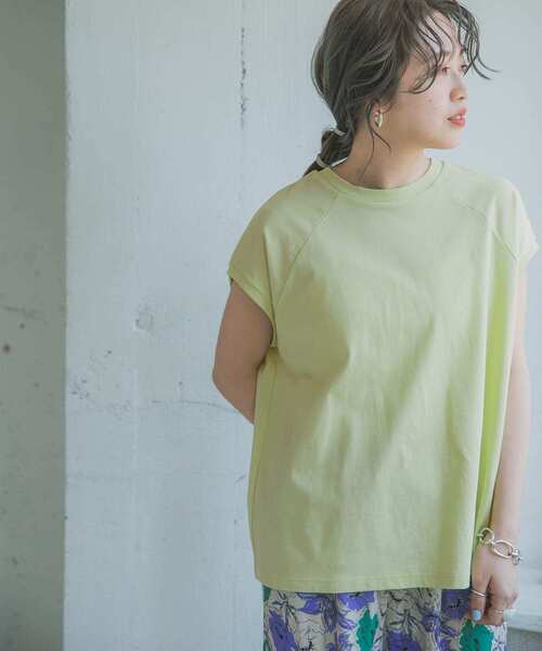 ITEMS URBANRESEARCH(アイテムズ アーバンリサーチ)の「バックリボンラグランTシャツ(Tシャツ/カットソー・レディース・グレー系その他/チャコールグレー/オフホワイト/イエロー・FREE)」の9枚目の写真