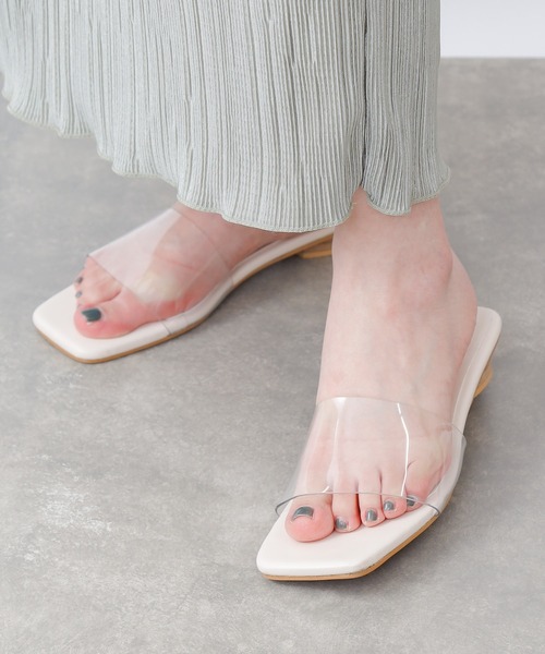 COLONY 2139（コロニートゥーワンスリーナイン）の「クリアベルトフラットサンダル（サンダル・レディース・ブラック/サックスブルー/アイボリー・22.5cm/23.5cm/24.5cm）」の14枚目の写真