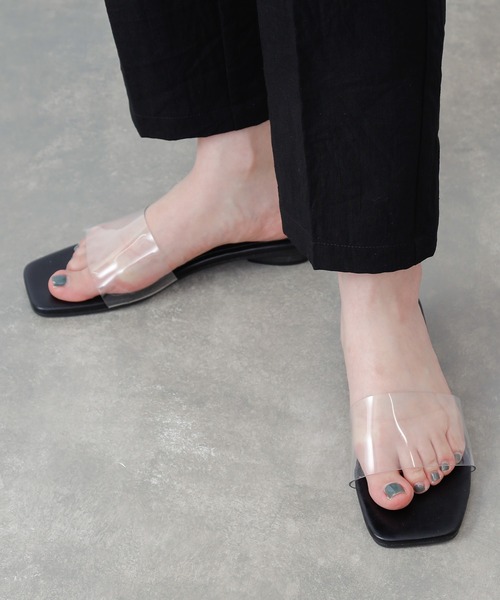 COLONY 2139（コロニートゥーワンスリーナイン）の「クリアベルトフラットサンダル（サンダル・レディース・ブラック/サックスブルー/アイボリー・22.5cm/23.5cm/24.5cm）」の18枚目の写真