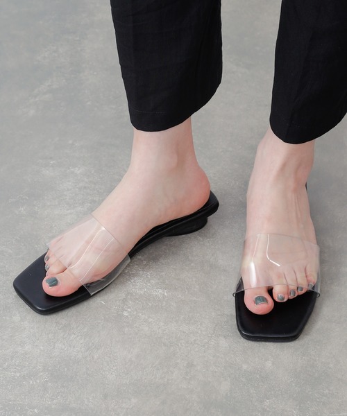 COLONY 2139（コロニートゥーワンスリーナイン）の「クリアベルトフラットサンダル（サンダル・レディース・ブラック/サックスブルー/アイボリー・22.5cm/23.5cm/24.5cm）」の19枚目の写真