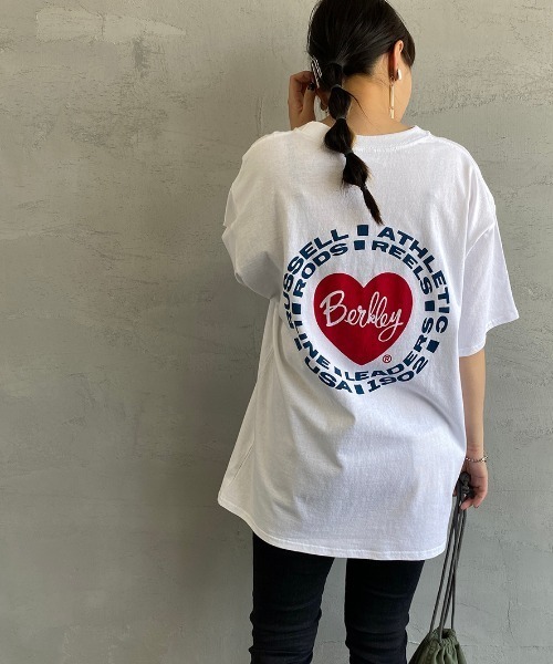 Russell Athletic（ラッセルアスレティック）の「[RUSSELL ATHLETIC/ラッセル アスレチック] BERKLEY×RUSSEL ATHLETIC 別注サークルロゴ バックプリントTシャツ（Tシャツ/カットソー・レディース・ホワイト/ネイビー・M/L）」の5枚目の写真