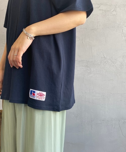 Russell Athletic（ラッセルアスレティック）の「[RUSSELL ATHLETIC/ラッセル アスレチック] BERKLEY×RUSSEL ATHLETIC 別注サークルロゴ バックプリントTシャツ（Tシャツ/カットソー・レディース・ホワイト/ネイビー・M/L）」の22枚目の写真