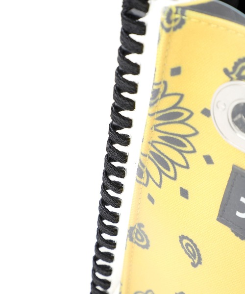 X-girl（エックスガール）の「BANDANA PATTERN SHOULDER BAG（ショルダーバッグ・レディース・イエロー/ブラック/パープル・ONE SIZE）」の10枚目の写真