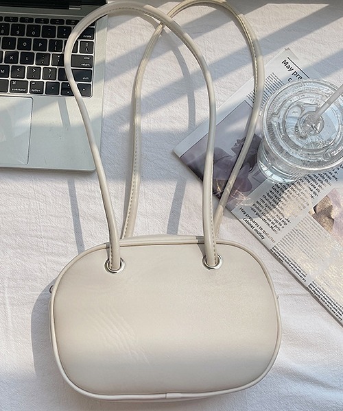 Coo+i（クーイ）の「ラウンド ミニショルダーバッグ（ショルダーバッグ・レディース・ホワイト/ベージュ/ブラック・FREE）」の2枚目の写真