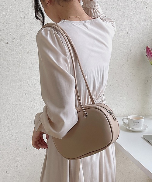 Coo+i（クーイ）の「ラウンド ミニショルダーバッグ（ショルダーバッグ・レディース・ホワイト/ベージュ/ブラック・FREE）」の7枚目の写真