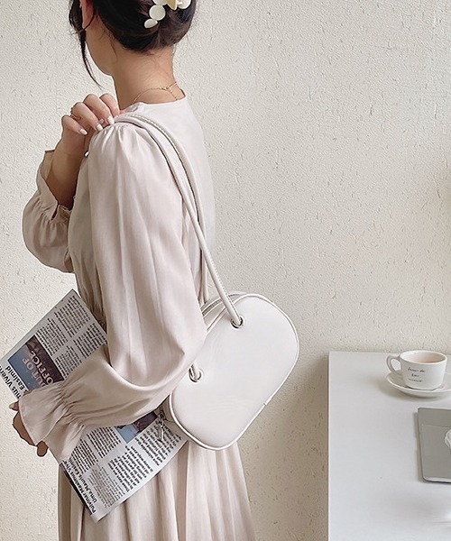 Coo+i（クーイ）の「ラウンド ミニショルダーバッグ（ショルダーバッグ・レディース・ホワイト/ベージュ/ブラック・FREE）」の20枚目の写真