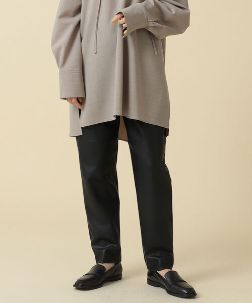 Demi-Luxe BEAMS（デミルクス ビームス）の「Demi-Luxe BEAMS / フェイクナッパレザー パンツ（その他パンツ・レディース・ブラック/カーキ・38/36）」の3枚目の写真