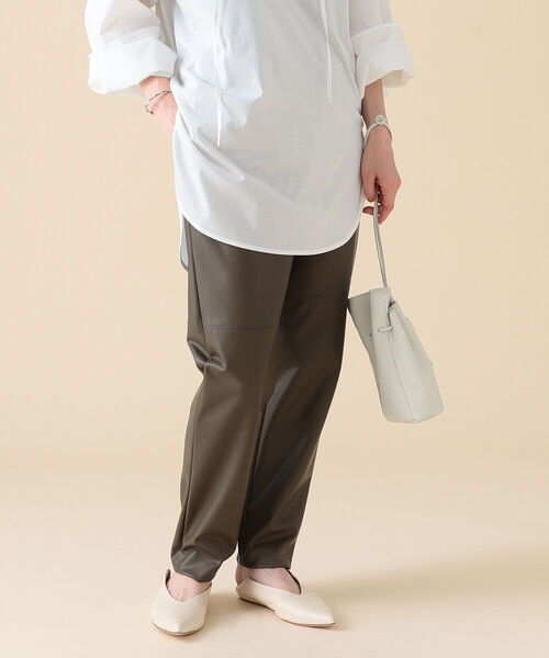 Demi-Luxe BEAMS（デミルクス ビームス）の「Demi-Luxe BEAMS / フェイクナッパレザー パンツ（その他パンツ・レディース・ブラック/カーキ・38/36）」の6枚目の写真