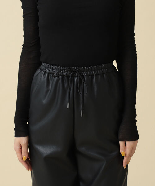 Demi-Luxe BEAMS（デミルクス ビームス）の「Demi-Luxe BEAMS / フェイクナッパレザー パンツ（その他パンツ・レディース・ブラック/カーキ・38/36）」の13枚目の写真