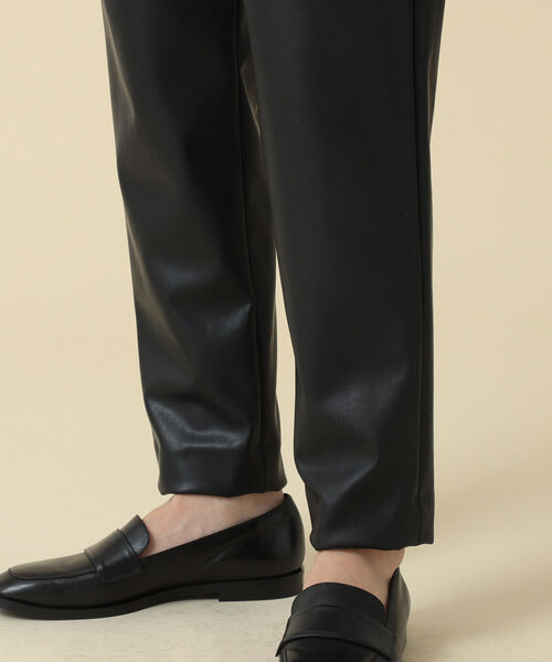 Demi-Luxe BEAMS（デミルクス ビームス）の「Demi-Luxe BEAMS / フェイクナッパレザー パンツ（その他パンツ・レディース・ブラック/カーキ・38/36）」の15枚目の写真