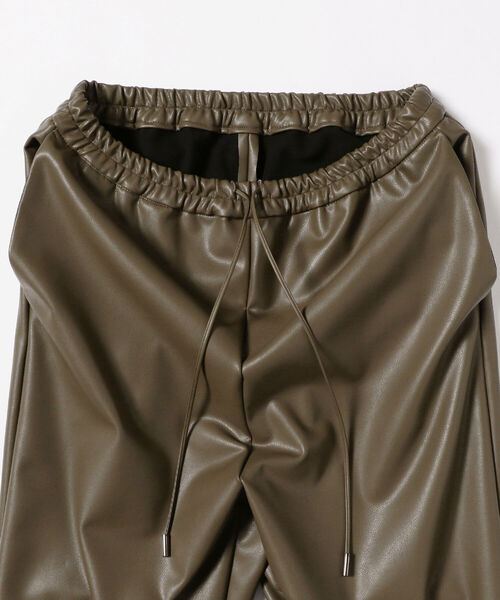 Demi-Luxe BEAMS（デミルクス ビームス）の「Demi-Luxe BEAMS / フェイクナッパレザー パンツ（その他パンツ・レディース・ブラック/カーキ・38/36）」の21枚目の写真
